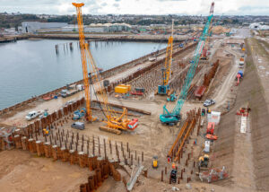 Battage d'inclusions rigides sur le quai EMR à Brest
