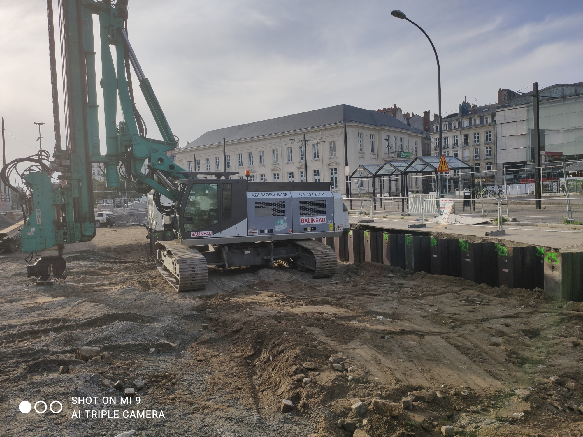 Chantier Nantes Feydeau Porteur outils vibrofonçage